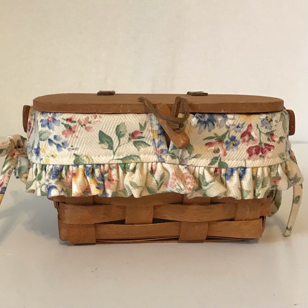 ‼️SOLD‼️ 2/$50 Vintage Longaberger Kiddie Purse with liner - priced to sell!